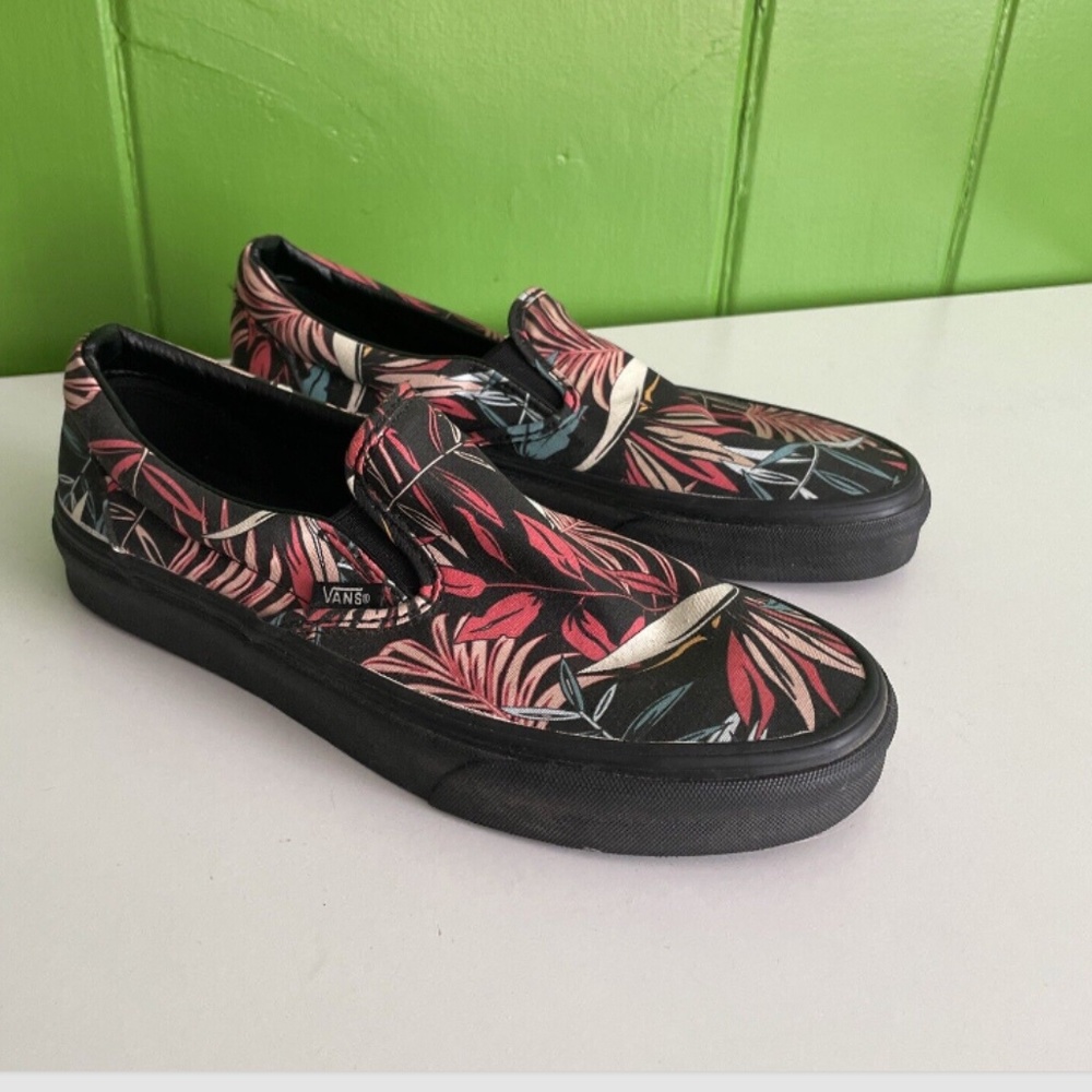 Vans Classic Slip-On shoes Palm Tropical Print Hawaii black soles Womens Shoes 9